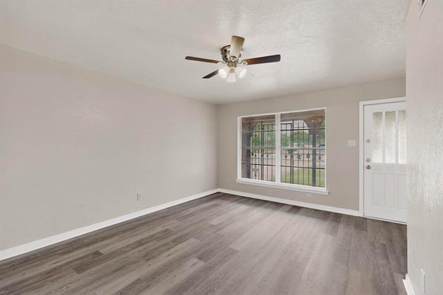 Building Photo - 524 Longridge Dr