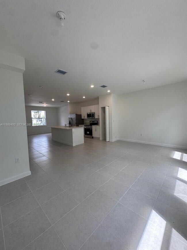 Building Photo - 1183 NW 1st Ter