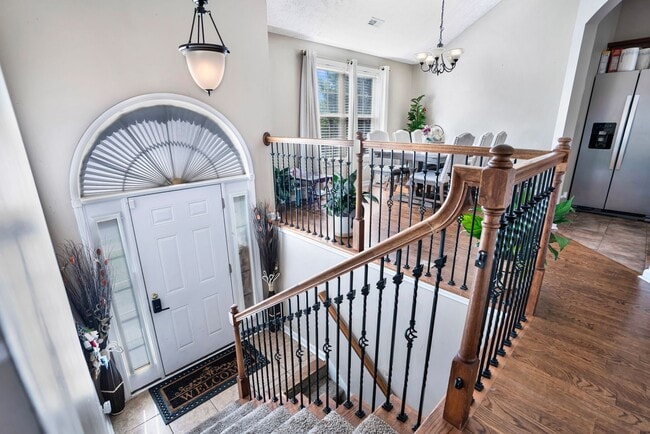 Building Photo - Welcome to Chinook Haven – Your Spacious R...