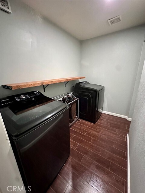 Building Photo - 9221 Signature St