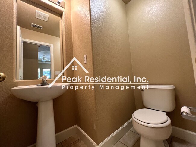 Building Photo - Spacious Anatolia 6bd/3.5ba Home with 5 Car Garage