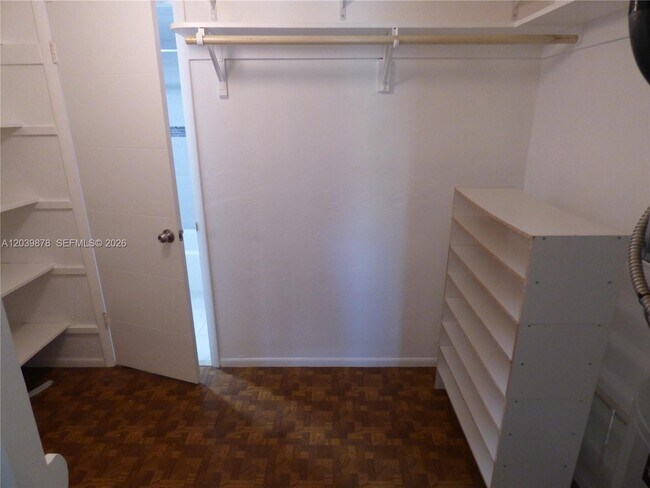 Building Photo - 9631 SW 77th Ave