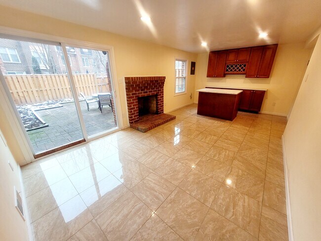 Building Photo - 7415 Fountain Head Dr