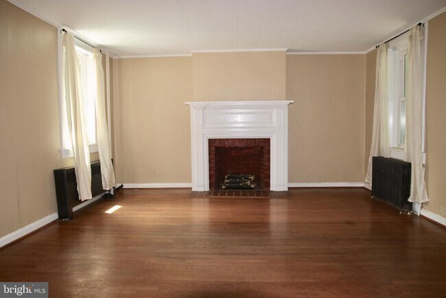 Building Photo - 1503 W Washington St
