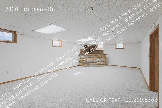 Building Photo - 7130 Holdrege St