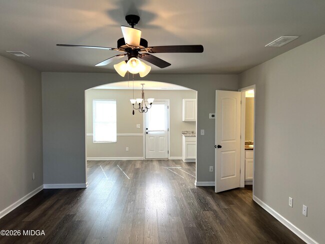 Building Photo - 147 Goodall Woods Dr