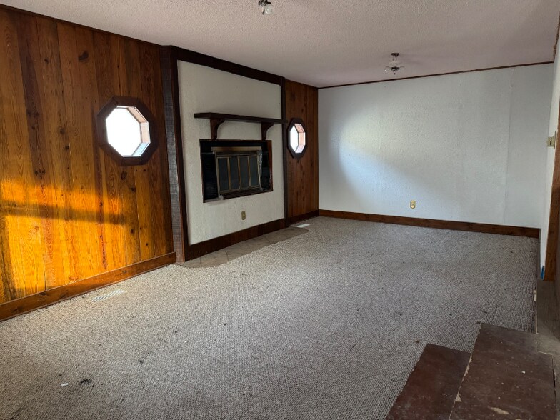 Building Photo - 112 S B St