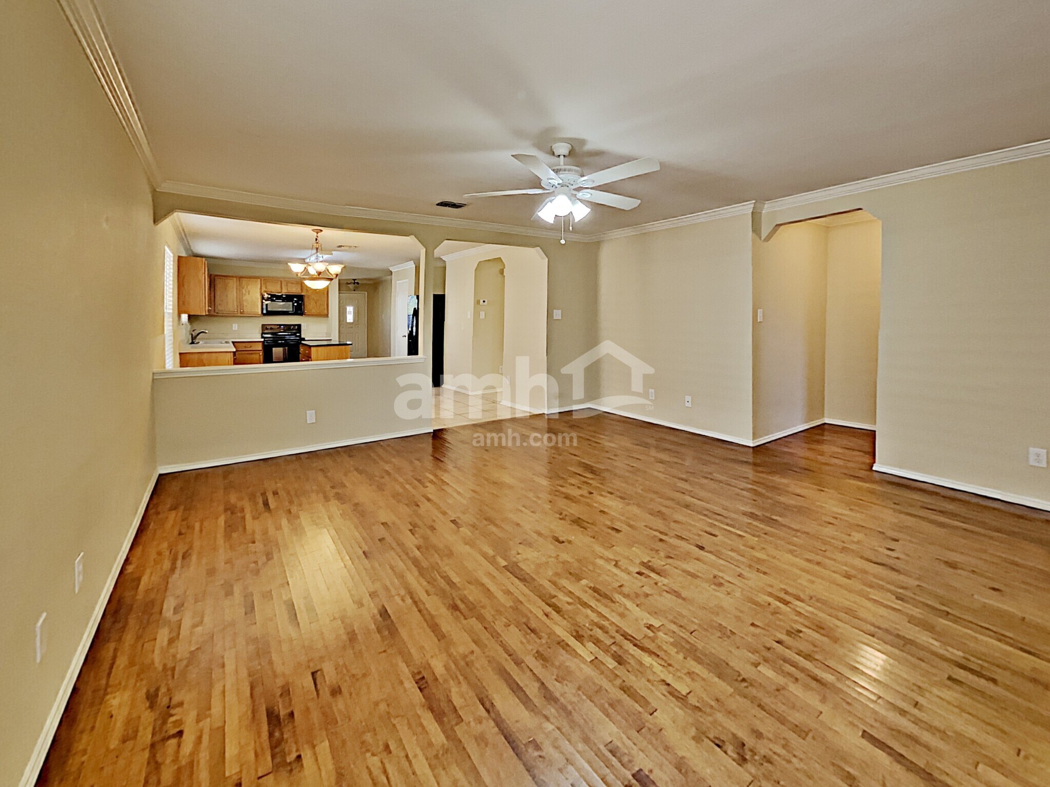 Building Photo - 24727 Maple Crest