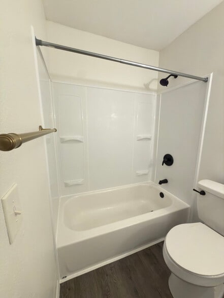 Building Photo - 1432 Park Ave NE