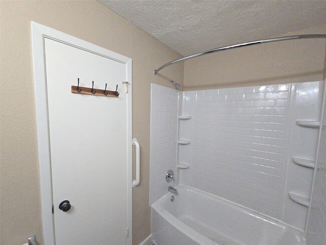 Building Photo - 11130 Thunderhaven Dr