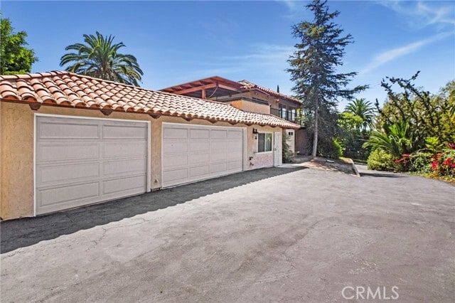 Building Photo - 1731 La Loma Dr