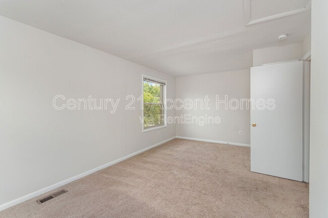 Building Photo - 1746 Dogwood Dr