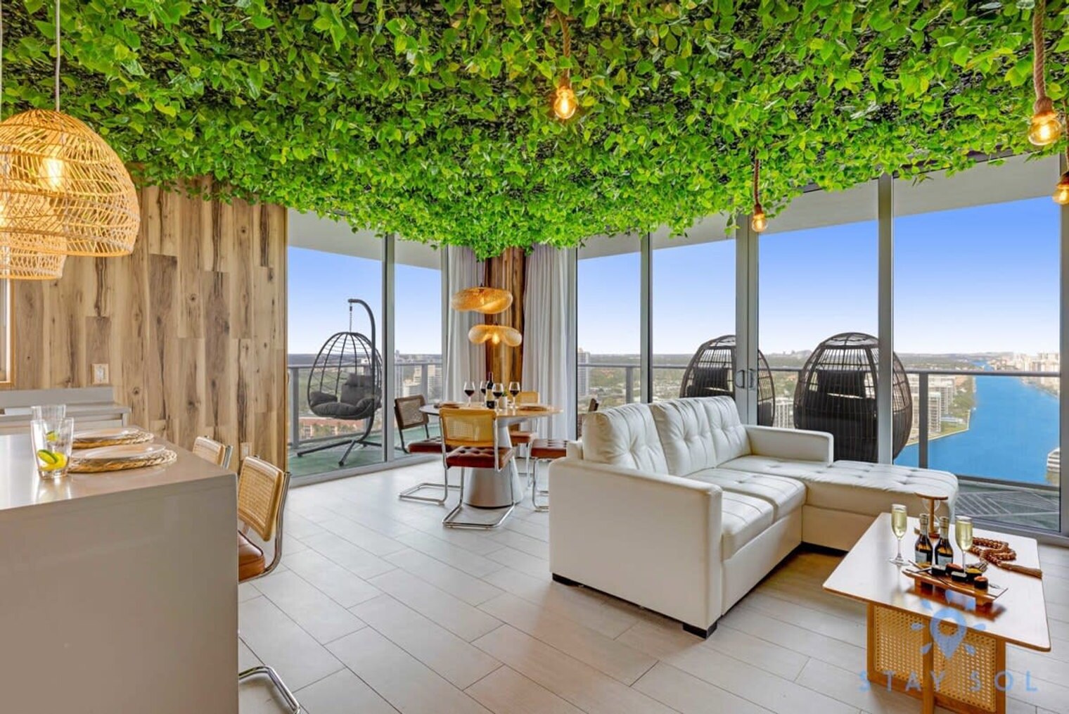 Building Photo - 4010 S Ocean Dr