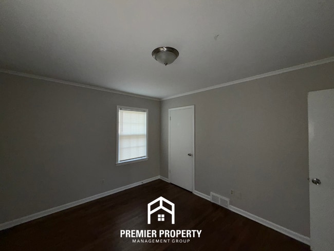 Building Photo - 1744 Myrna Ln