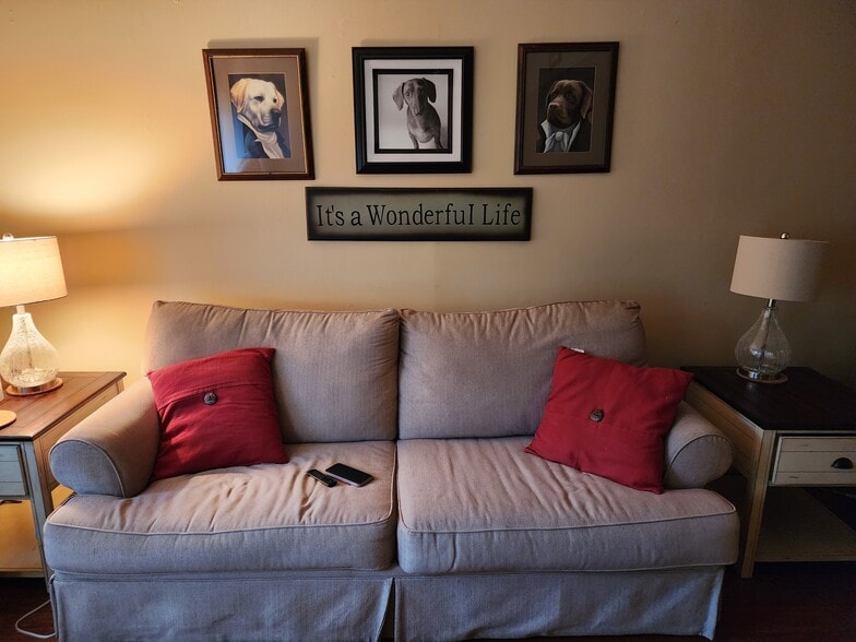 Building Photo - 220 Main St