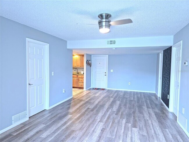 Building Photo - 503 Albee Farm Rd