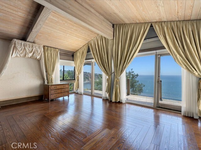Building Photo - 709 Paseo Del Mar