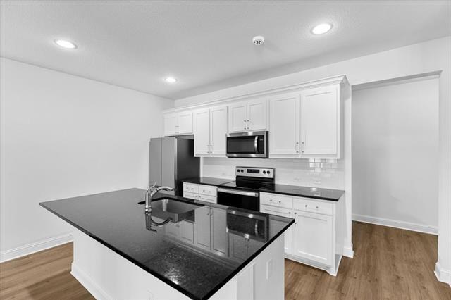 Building Photo - 4226 Swinley Frst Dr