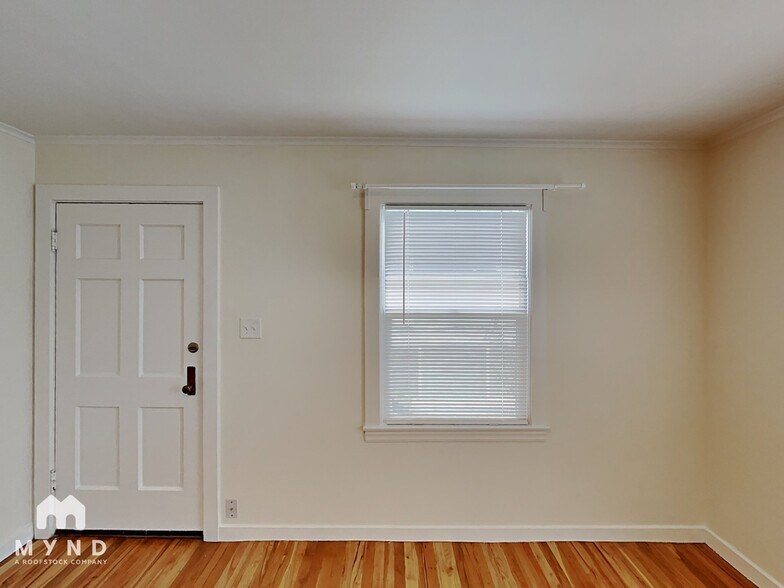 Building Photo - 2118 Roosevelt Ave