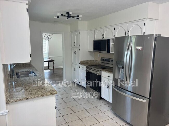 Building Photo - 6129 Charing Dr