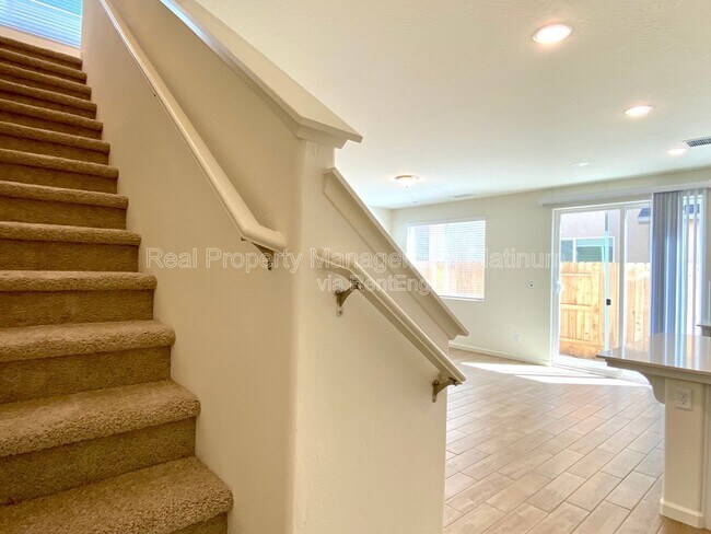 Building Photo - 6407 E Riesling Dr