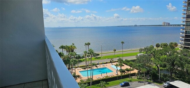 Building Photo - 2401 Bayshore Blvd