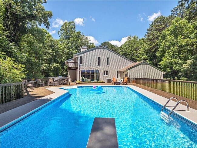 Building Photo - 19 Shady Brook Ln