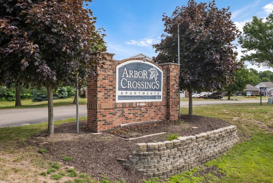 Primary Photo - Arbor Crossings