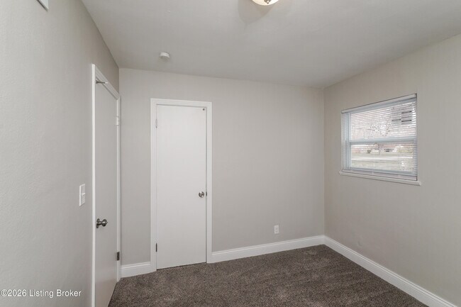 Building Photo - 9613 El Prado St