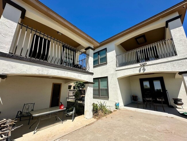 Building Photo - 617 Cowbird Cove Court