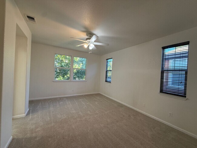 Building Photo - 133 Summertime Ln