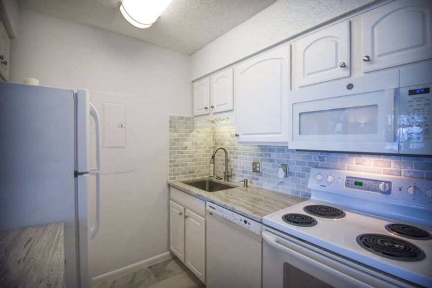 Building Photo - 303 Atlantic Ave