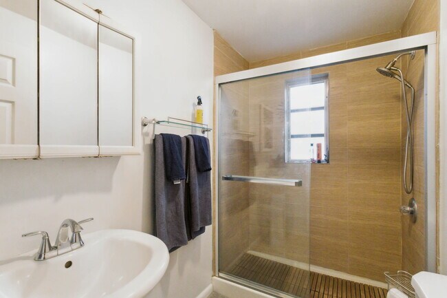 Bathroom - 614 N 7th St