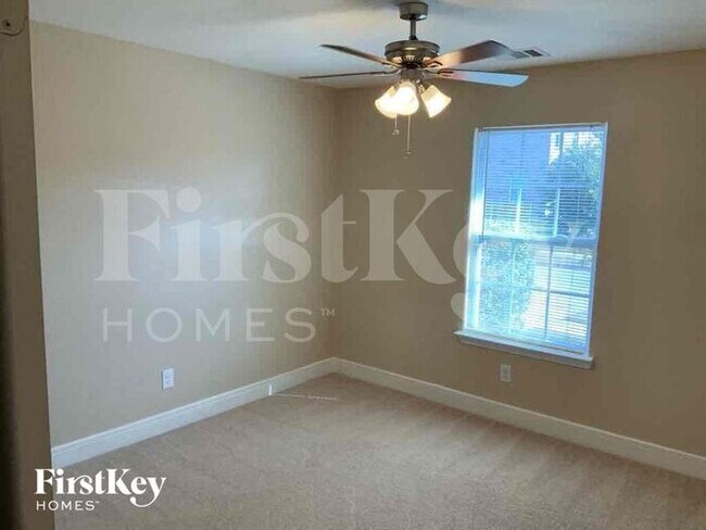 Building Photo - 607 Lentisco Dr