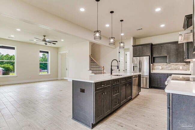 Building Photo - 412 Elcino Dr