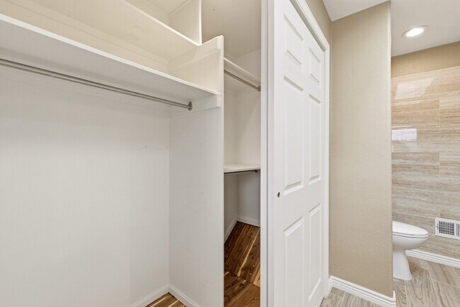 Building Photo - Single-Family Home in Near-Perfect Condition | 931 square foot 3-Car Garage!! | Covered Patio | L...
