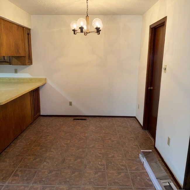 Building Photo - Beautifully updated, Spacious 3-bedroom, 2-bath home in popular NE Heights