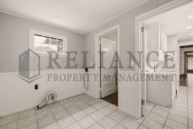 Building Photo - 111 N Clifton Ave