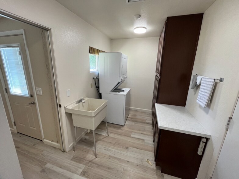 Building Photo - 522 Leisure World