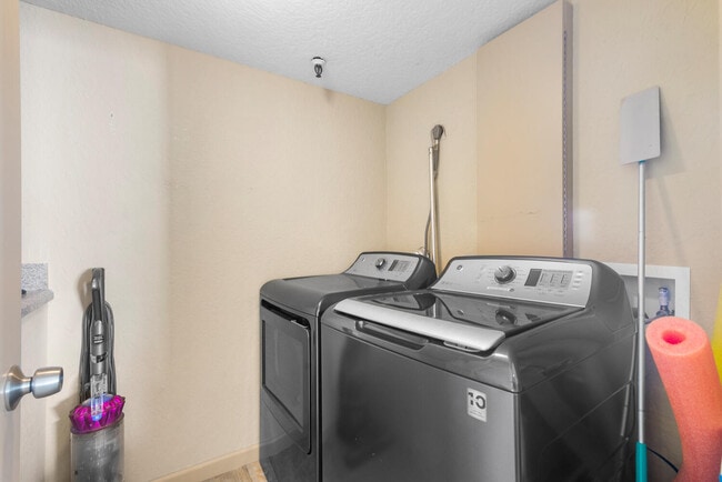 Building Photo - 3009 S Ocean Blvd