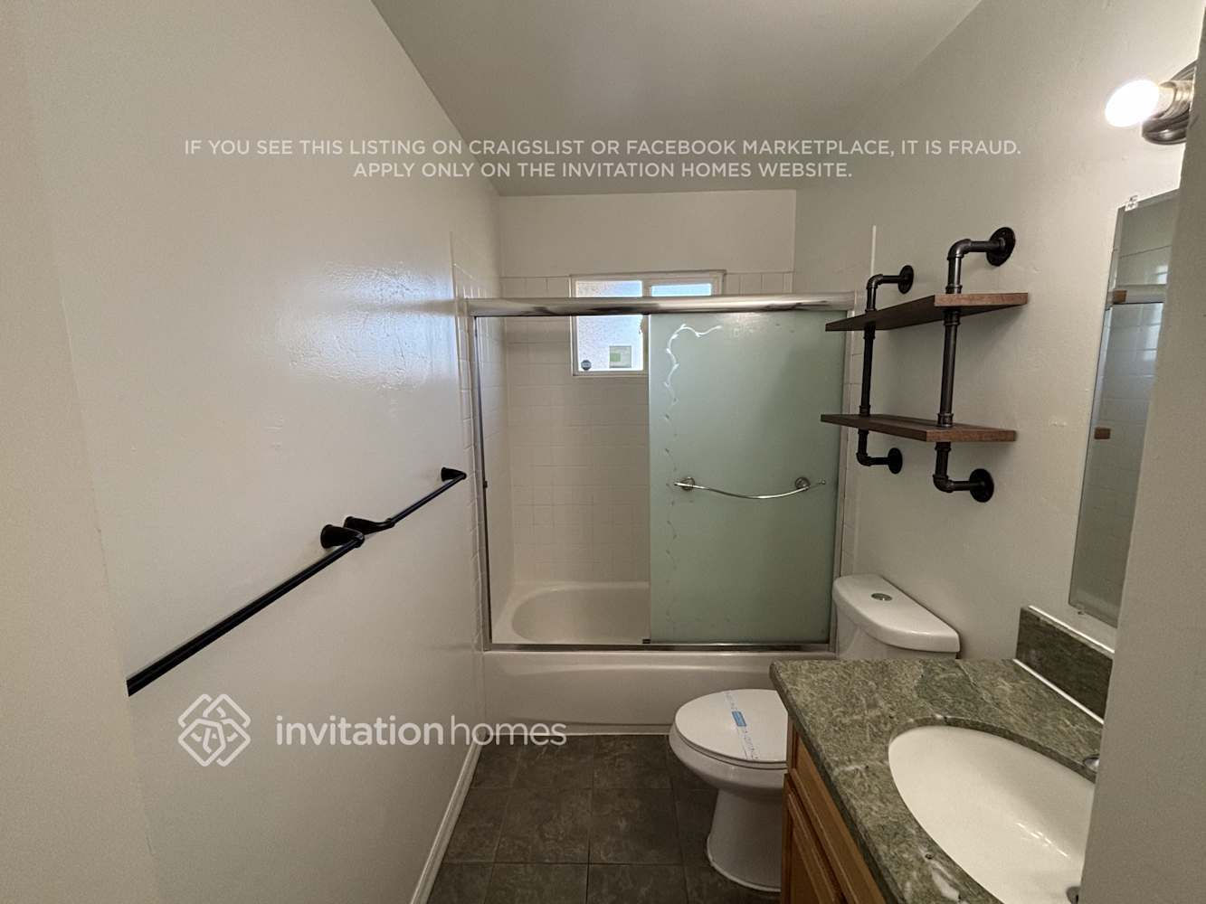 Building Photo - 10720 Paiute Way