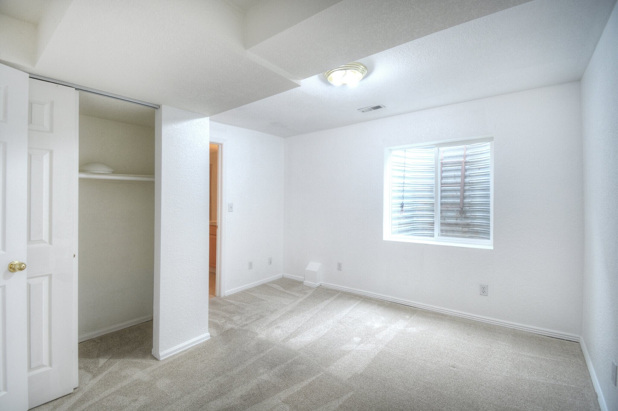Building Photo - 2024 Hibbard Ln