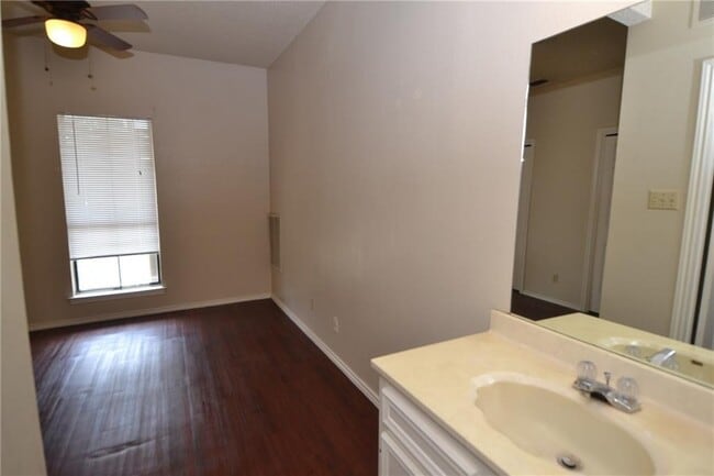 Building Photo - 4401 Speedway