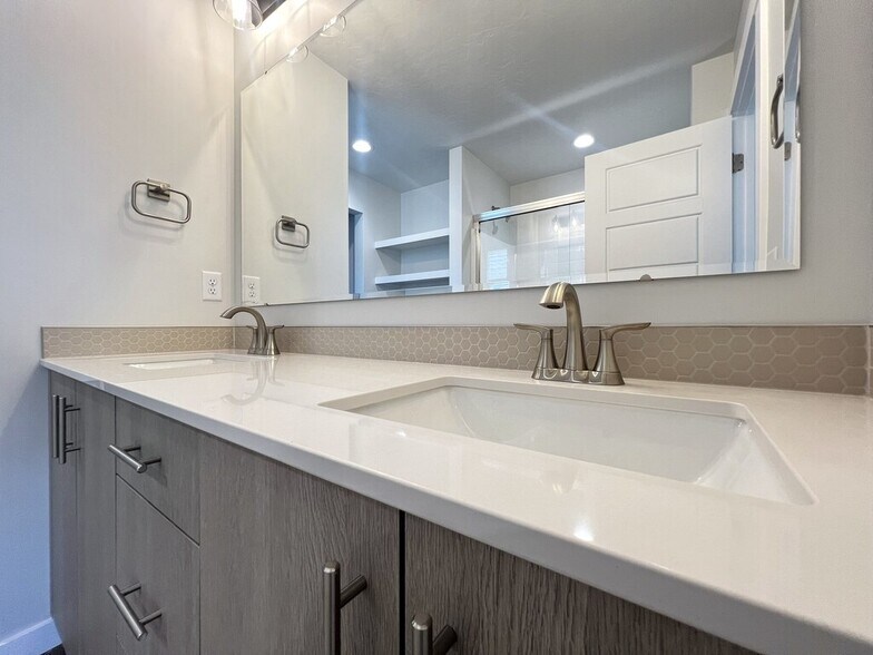Building Photo - 3089 E Mossy Creek Dr