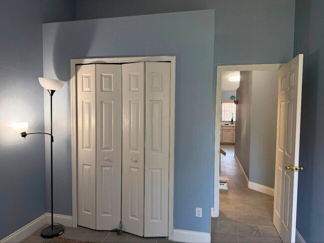 Building Photo - 4 BED / 2 BATH / 2 CAR GARAGE - ORLANDO (H...