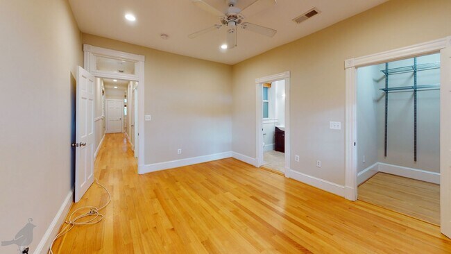 Building Photo - Renovated 2 Bedroom 2 Bath in Columbia Hei...