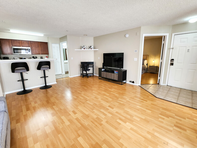 Building Photo - 2216 Grand Cayman Ct