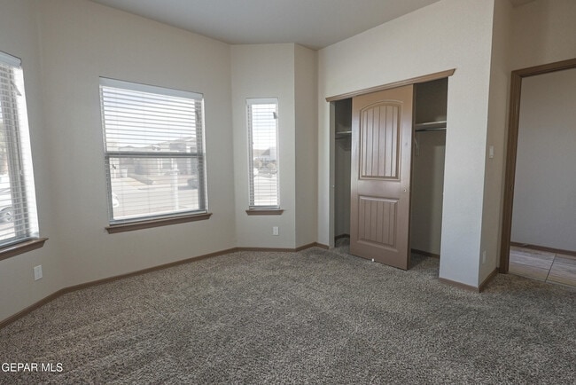 Building Photo - 4941 Ruben Soto