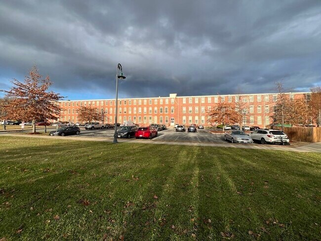 Building Photo - 35 Riverwalk Way