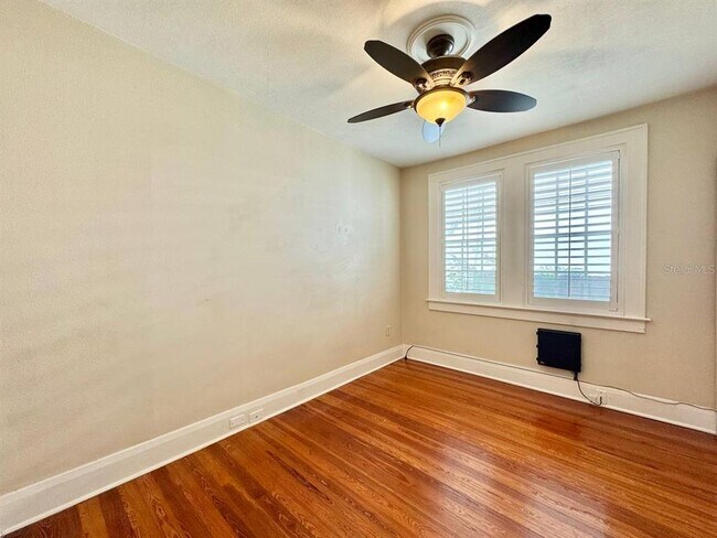 Building Photo - 3112 W Palmira Ave